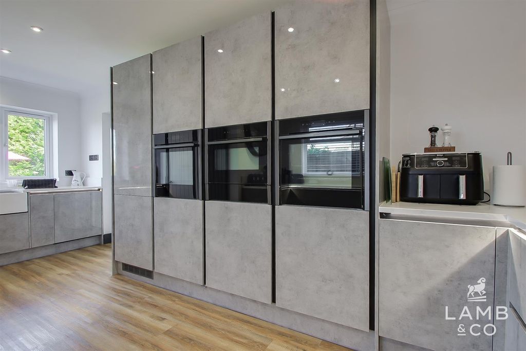 Additional image 9 of 5 bed detached house for saleFronks Road, Dovercourt CO12