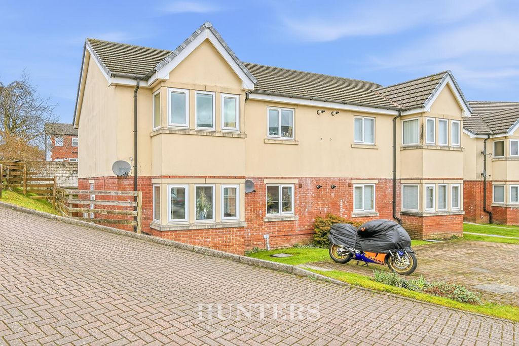 2 bed flat for saleThe Oaklands, Castleton, Rochdale OL11