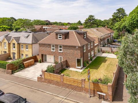 West Temple Sheen, London SW14, New home