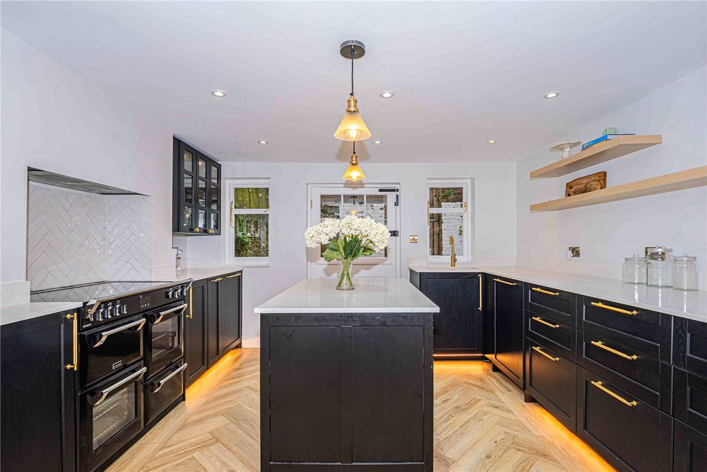 Additional image 6 of 4 bed semi-detached house for saleRoughdown Villas Road, Felden, Hemel Hempstead, Hertfordshire HP3