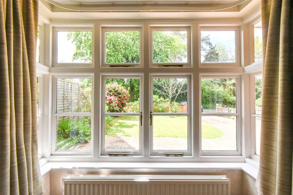 Additional image 16 of 3 bed detached house for saleReading Road, Hook, Hampshire RG27