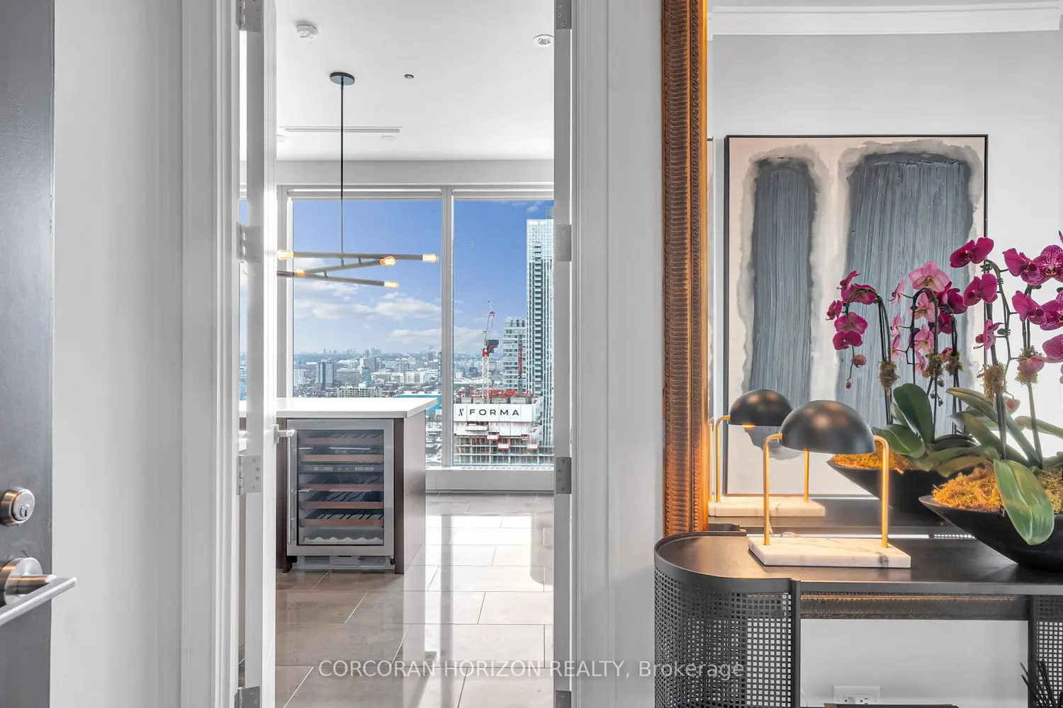 183 Wellington Street 3303