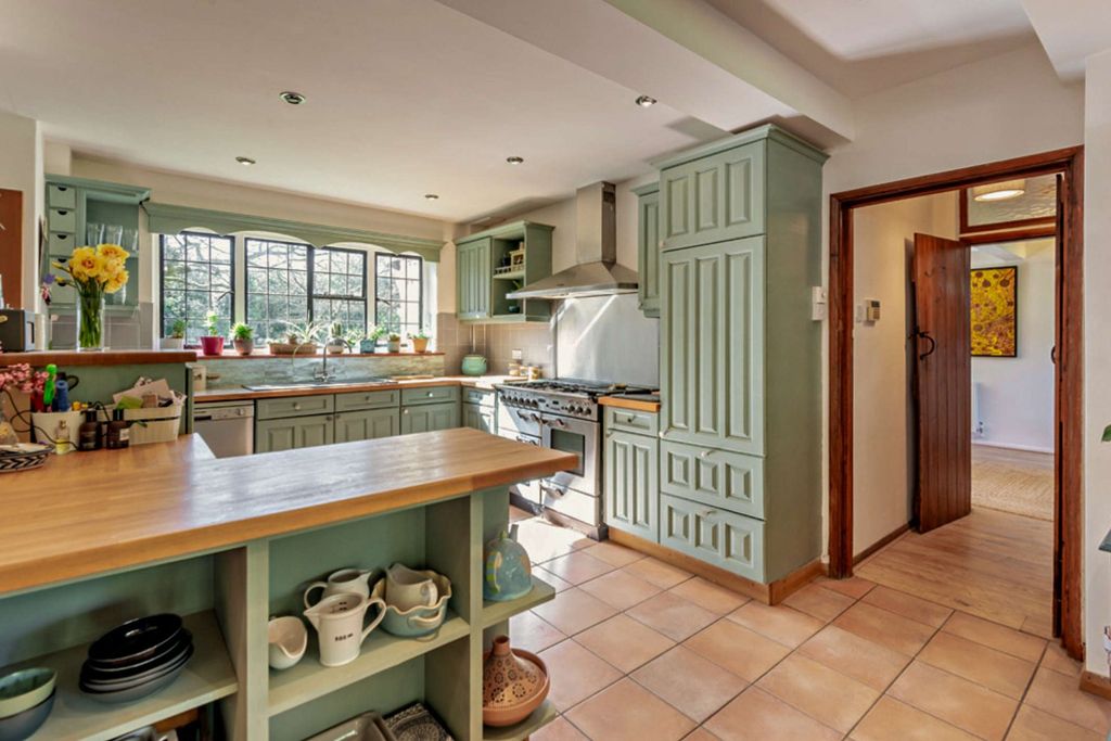 Additional image 20 of 6 bed detached house for saleMead Road, Hindhead, Surrey GU26
