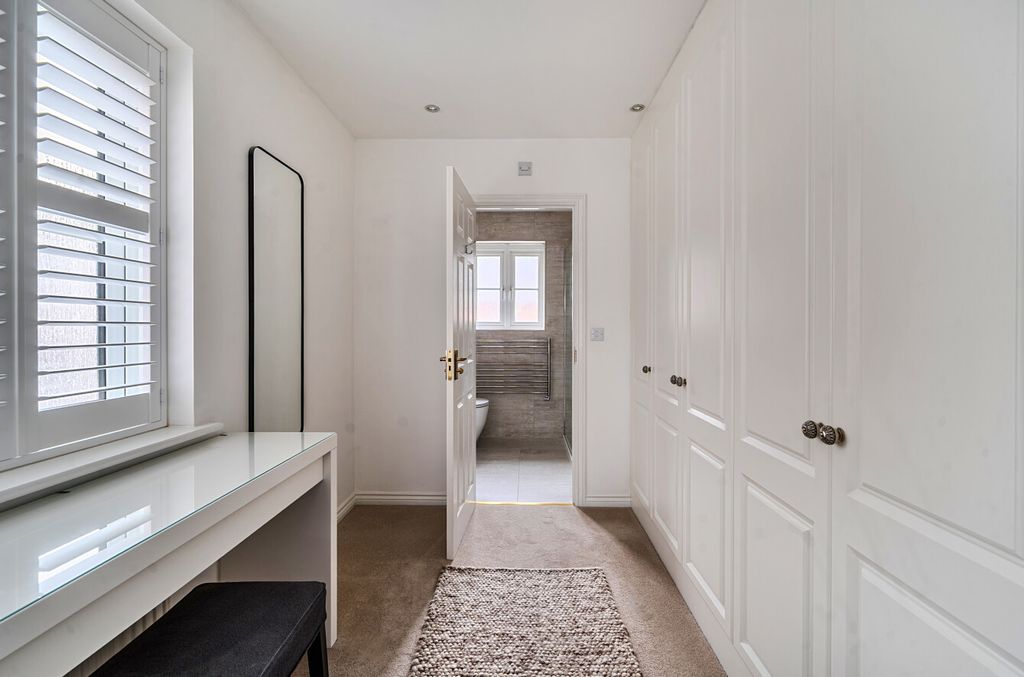 Additional image 16 of 5 bed detached house for saleMyllers Lond, Hook, Hampshire RG27