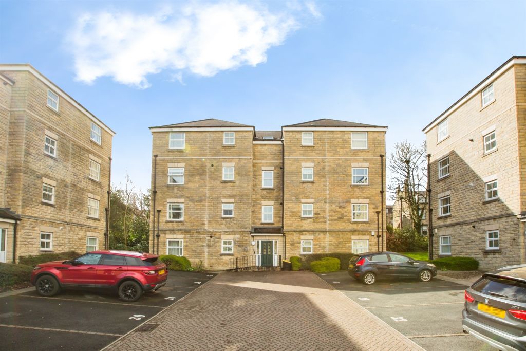 2 bed flat for saleBishopdale Court, Halifax HX1