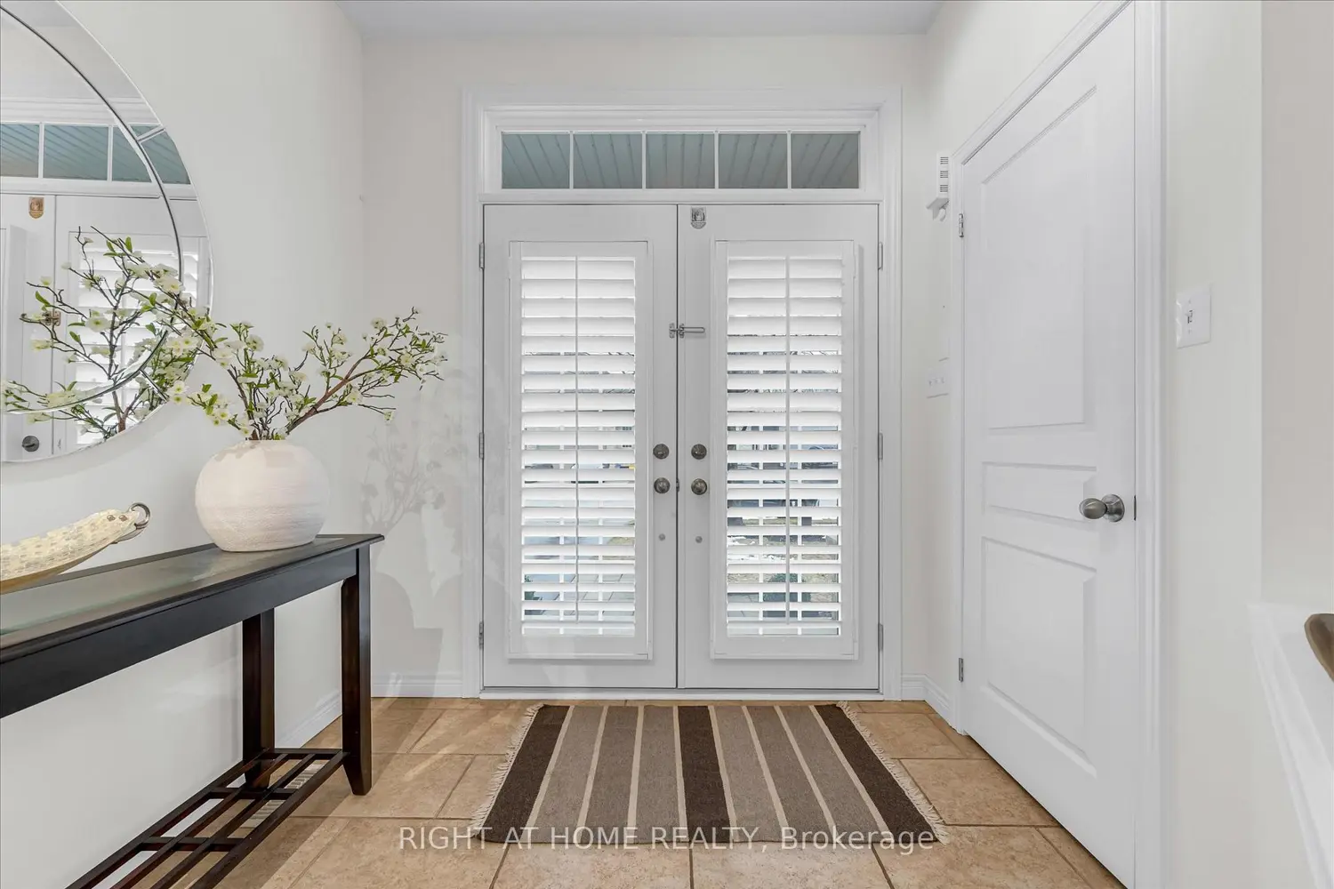 87 Newcombe Road photo 4
