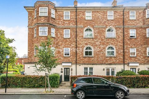 Martell Road, London SE21