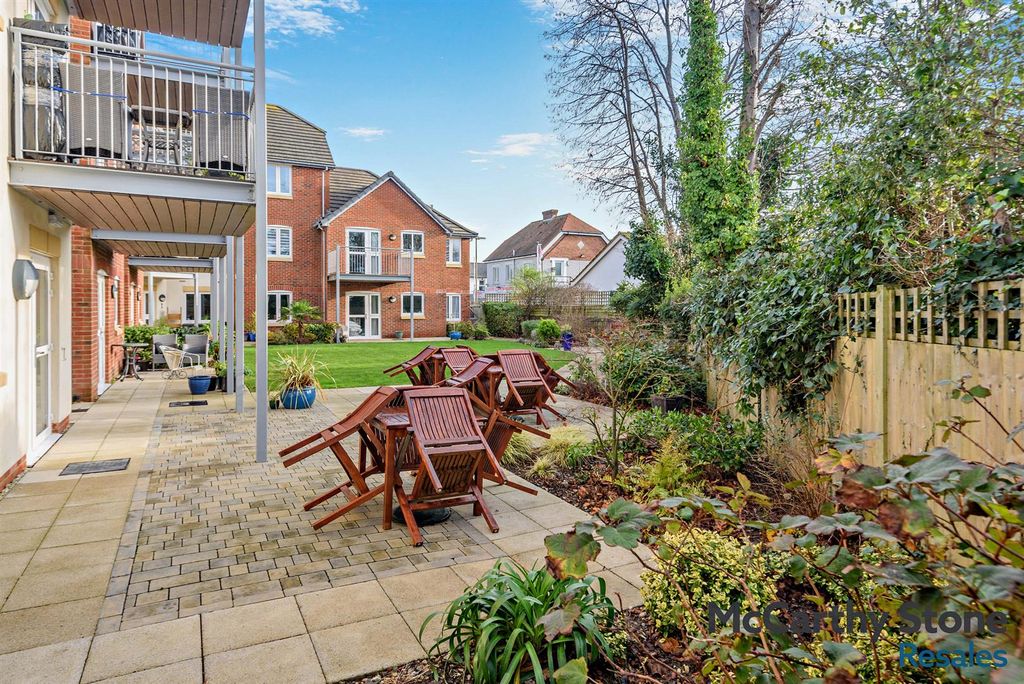 Additional image 10 of 2 bed flat for saleSt. Marys Road, Hayling Island PO11