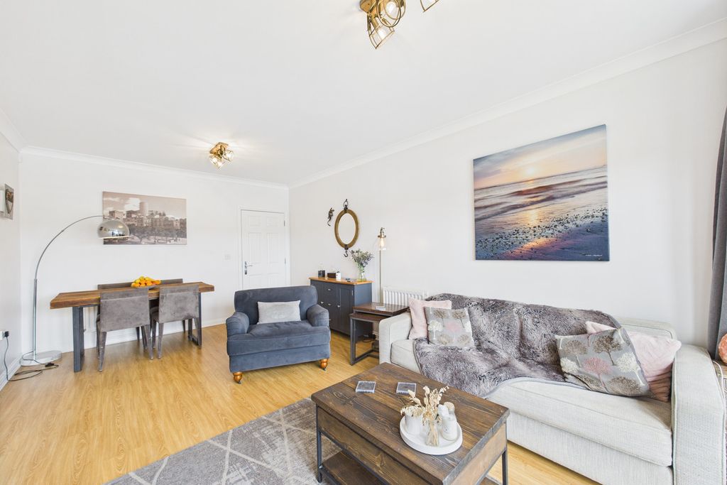 Additional image 9 of 2 bed flat for saleStationers Place, Hemel Hempstead HP3