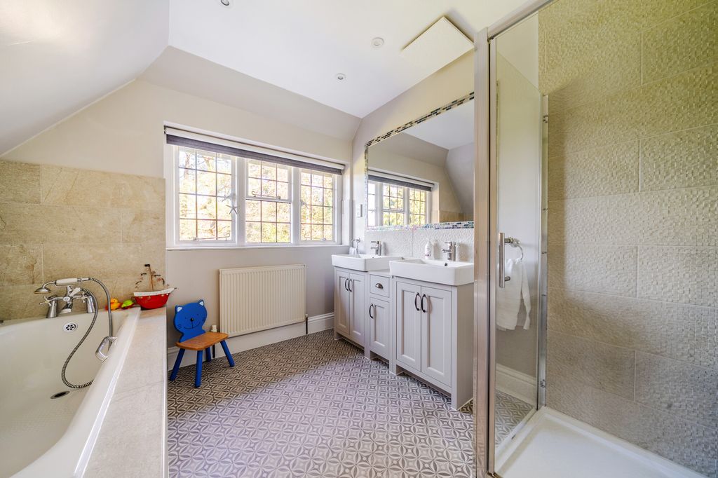 Additional image 17 of 5 bed detached house for saleTilford Road, Hindhead GU26