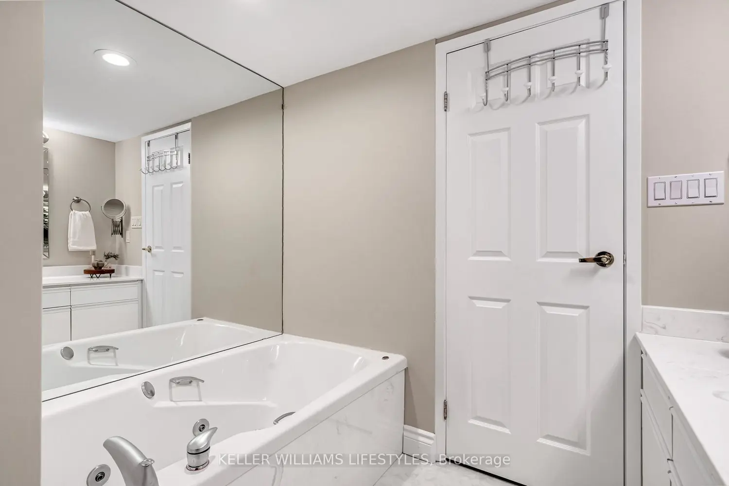7 Picton Street 1101 photo 5