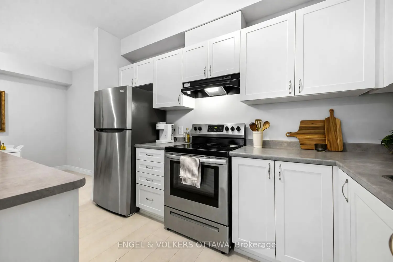 Additional image 3 of 149 Anthracite Private 44