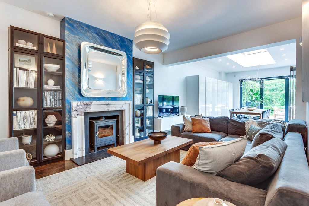 Additional image 3 of 4 bed detached house for saleNorman Avenue, Henley-On-Thames, Oxfordshire RG9