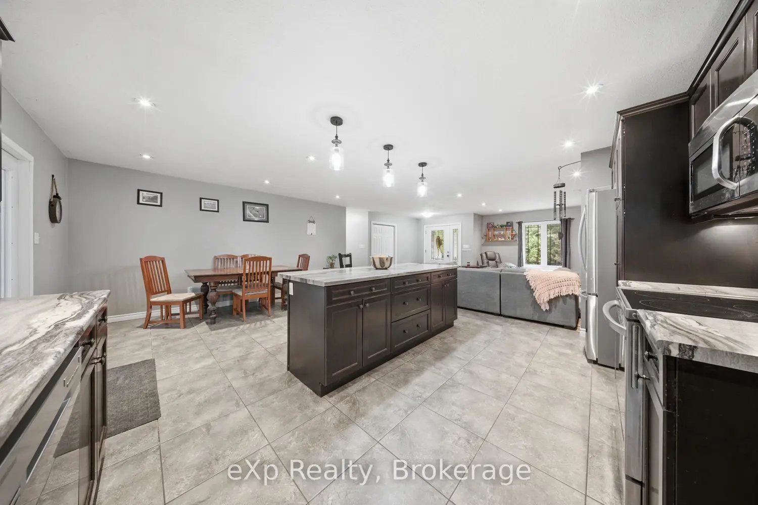 Additional image 8 of 90806 Driftwood Beach Road