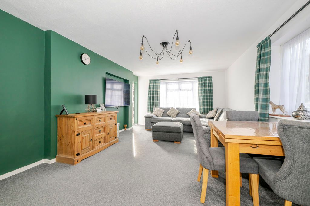 2 bed flat for saleMutton Hall Hill, Heathfield TN21 photo 5
