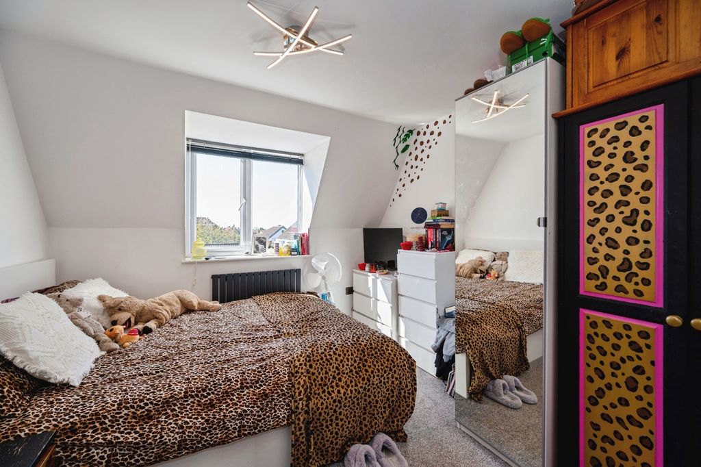 Additional image 8 of 2 bed flat for saleElm Grove, Hayling Island PO11