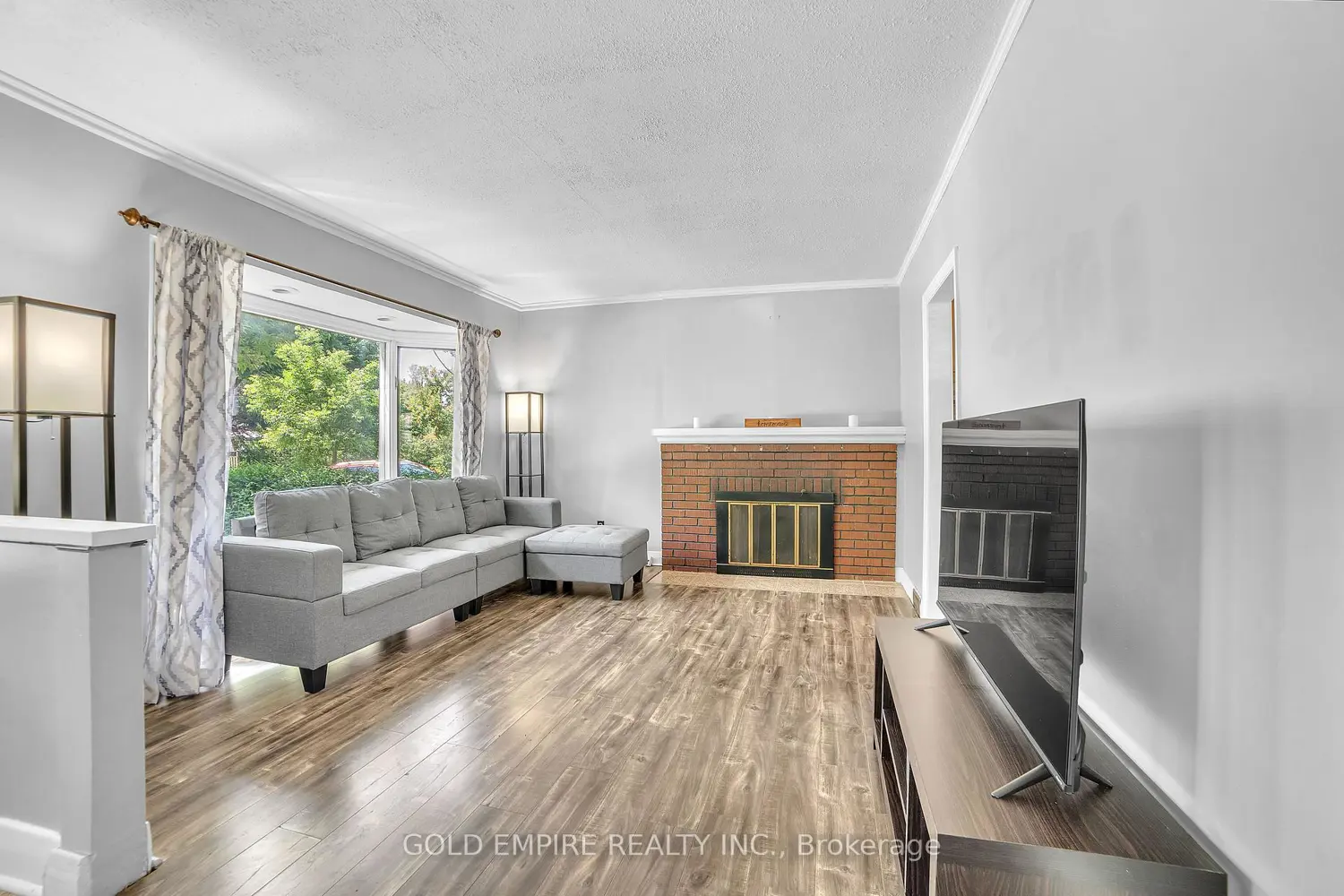 60 Eastman Avenue photo 2
