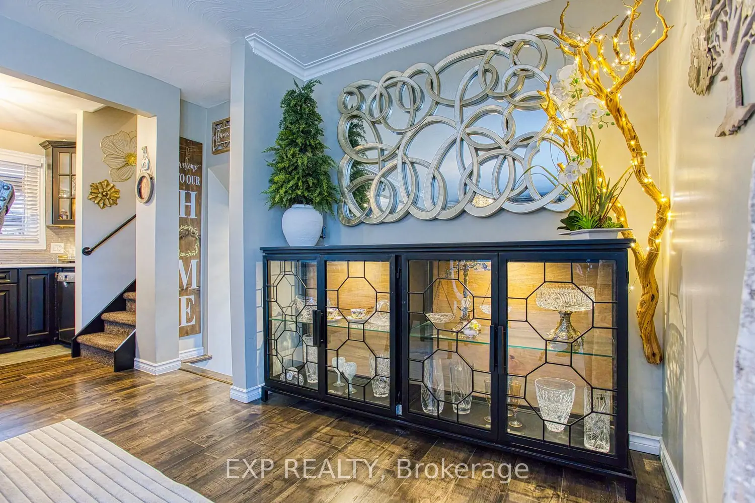4504 Queensway Gardens photo 3