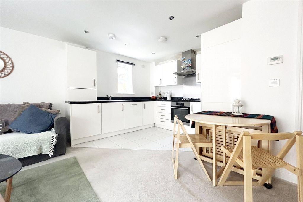Additional image 9 of 2 bed flat for saleCarter Court, Hook, Hampshire RG27