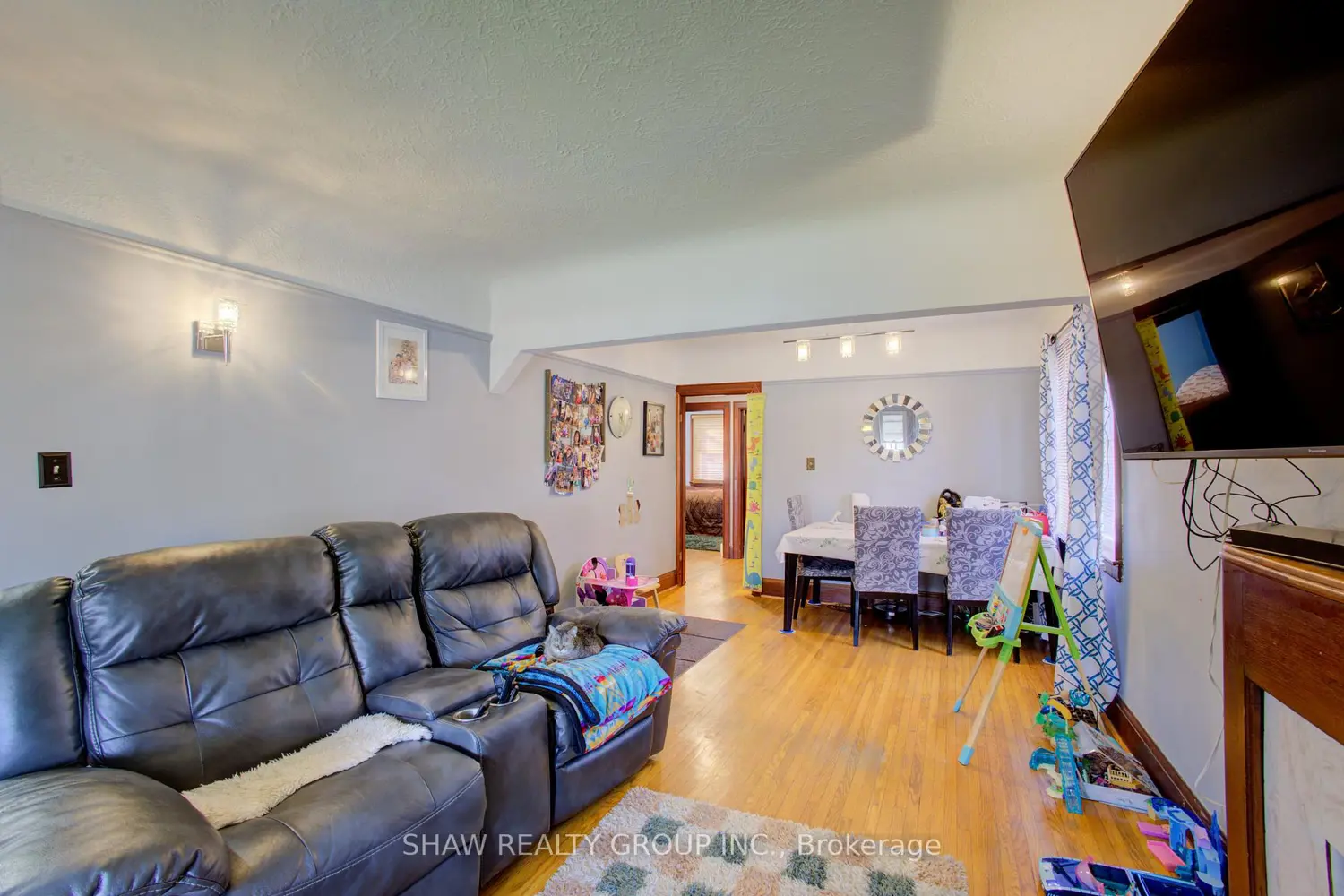 34 Barons Avenue photo 5