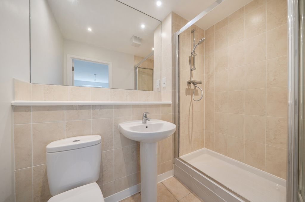 Additional image 19 of 2 bed flat for saleBeacon Crescent, Hindhead, Surrey GU26