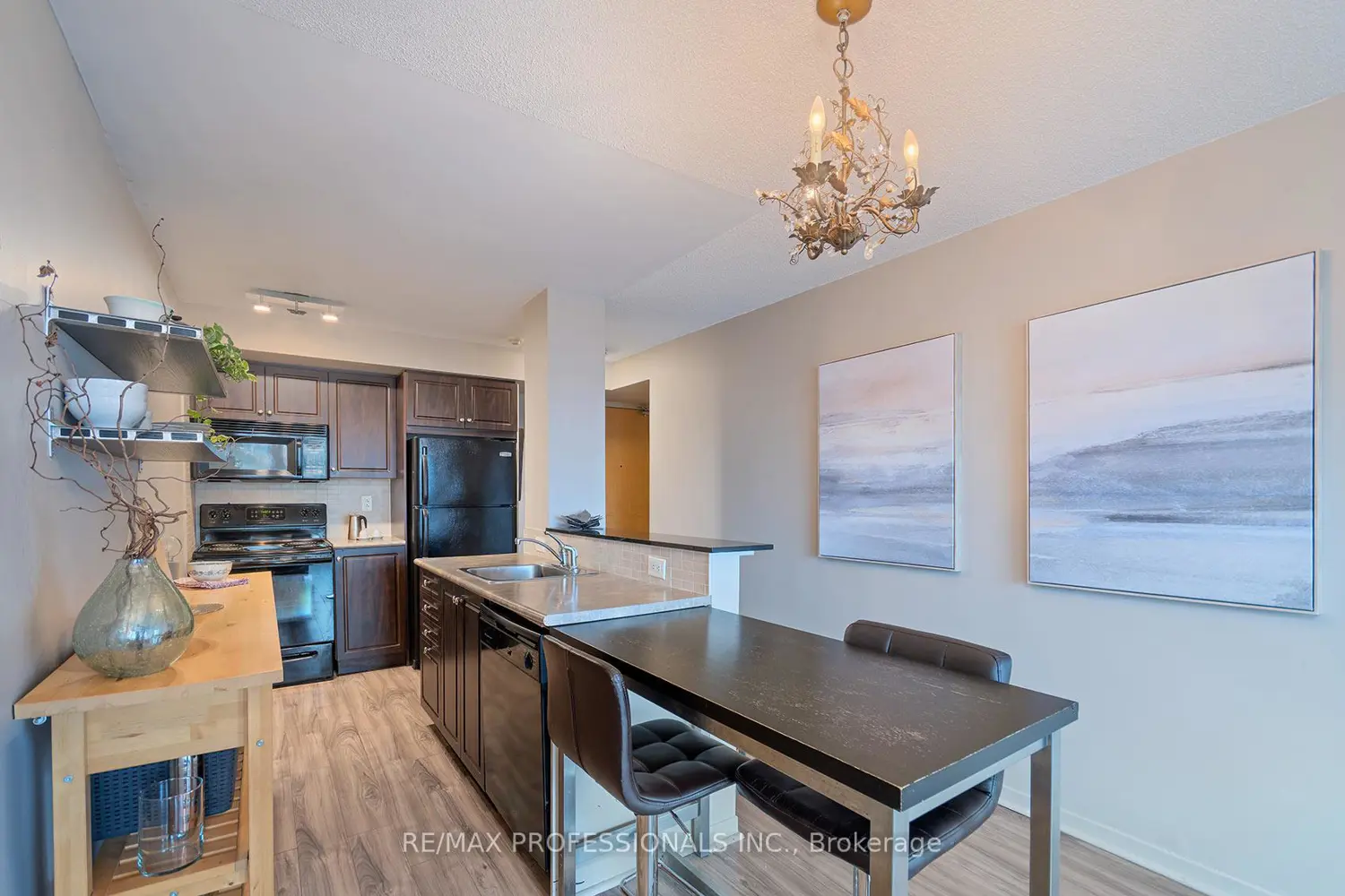 Additional image 7 of 1040 The Queensway 704