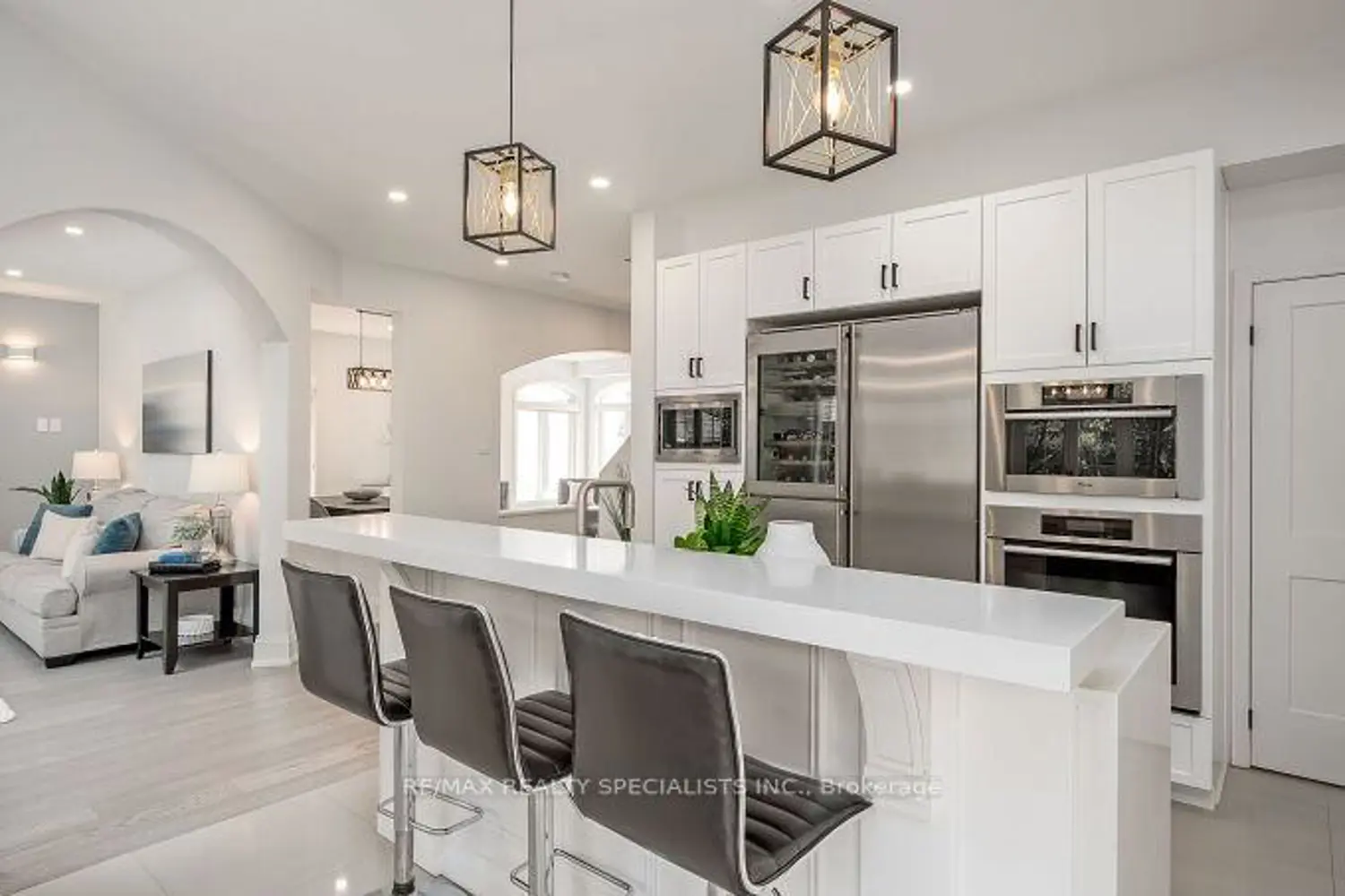 7123 White Pine Court photo 4