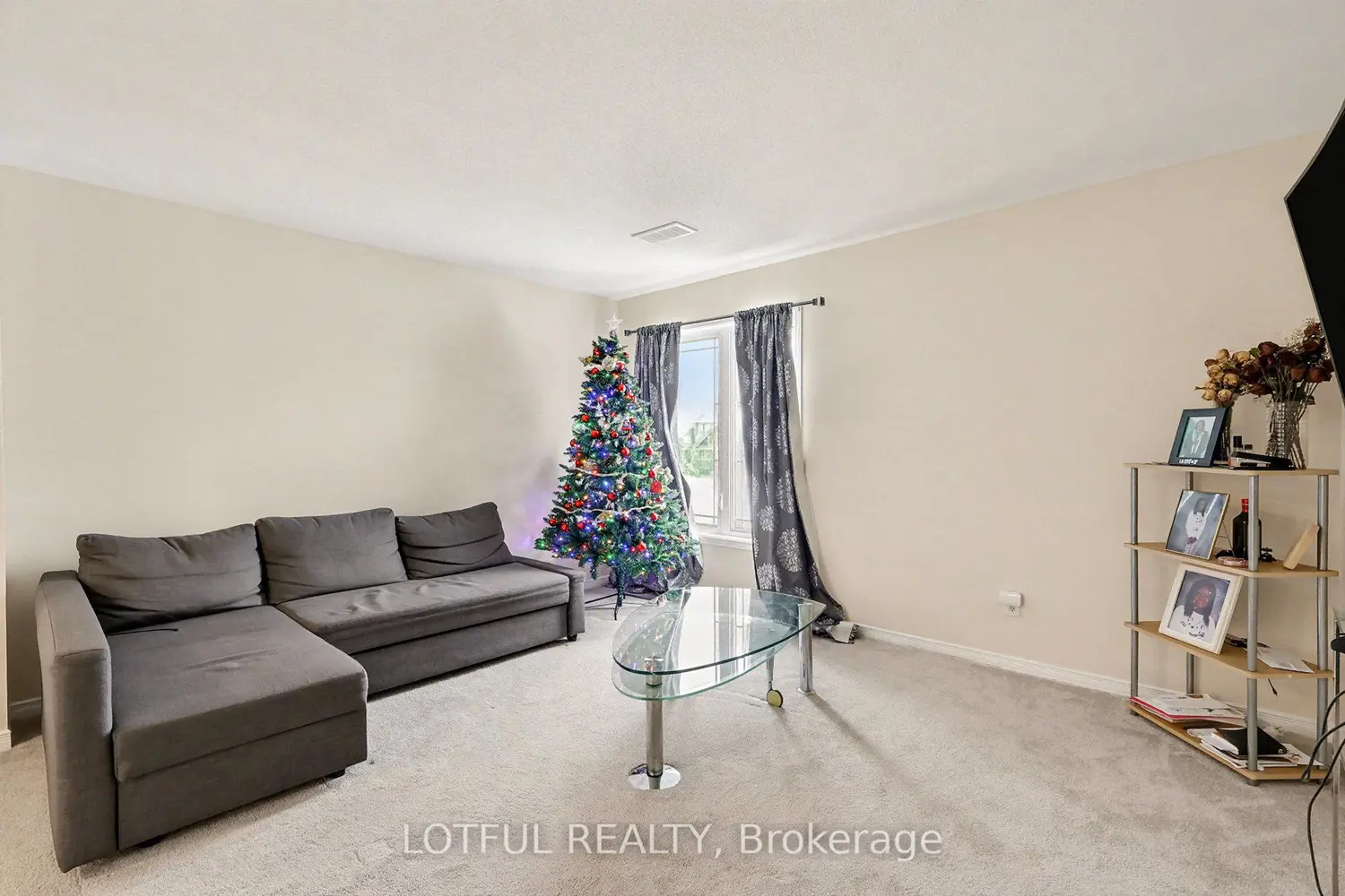 576 Lakeridge Drive photo 4