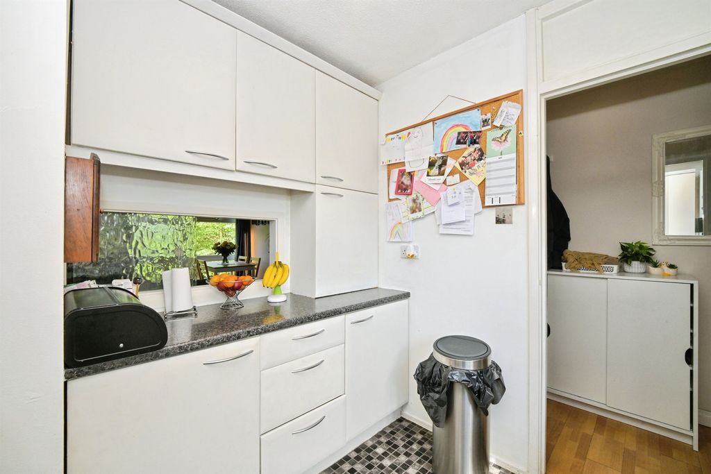 Additional image 13 of 2 bed flat for salePark View, Hoddesdon EN11