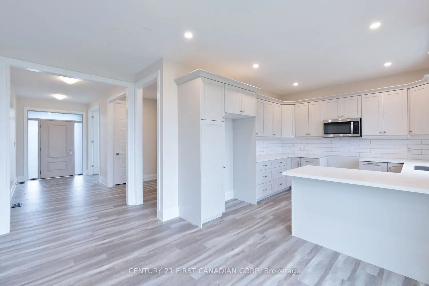 240 Leitch Street photo 5