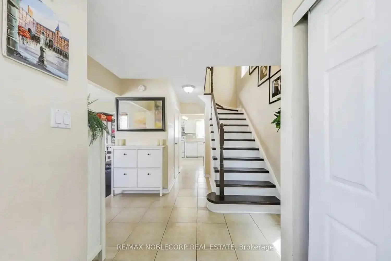 30 Mayberry Court photo 3