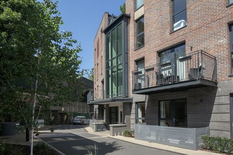 Holdron Street, Peckham SE15