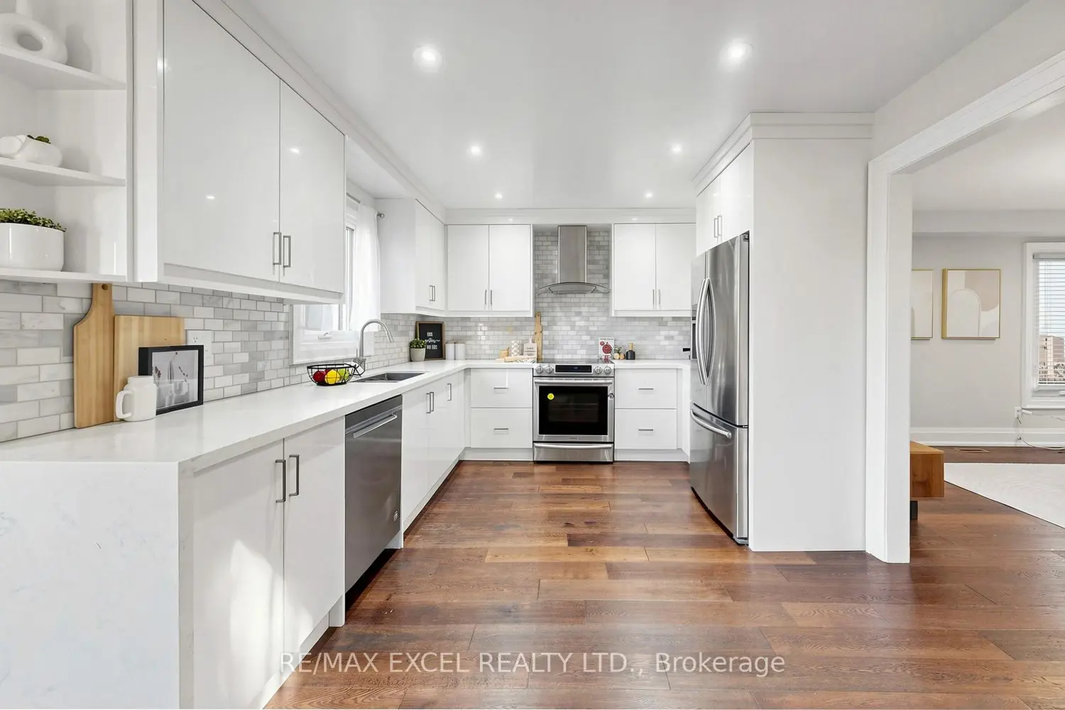 43 Piccadilly Road photo 5