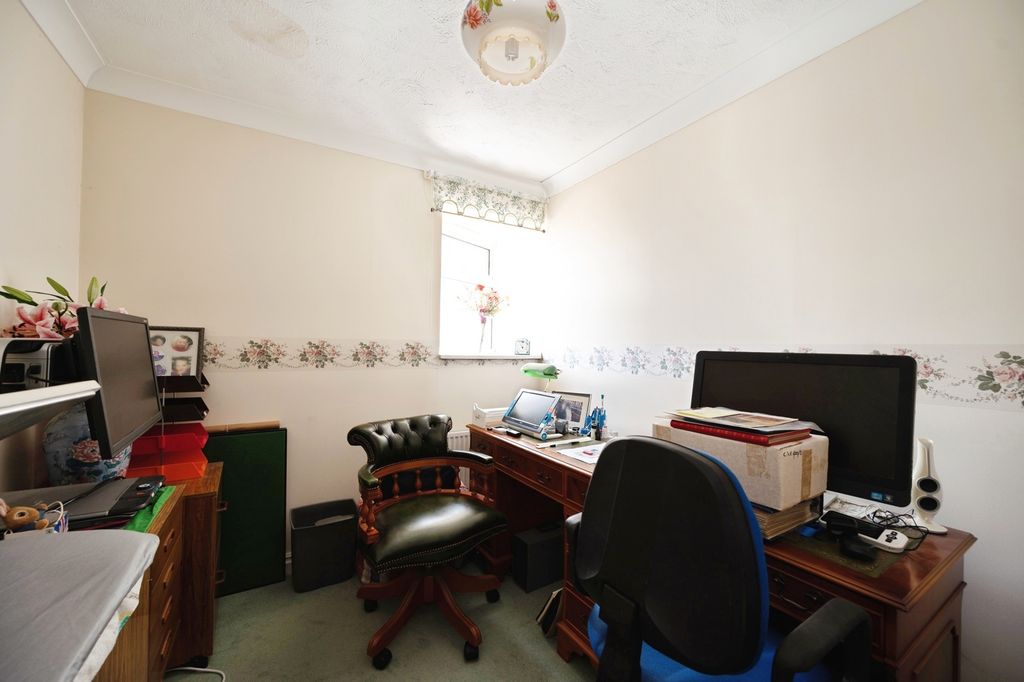 Additional image 13 of 3 bed flat for saleSea Front, Hayling Island, Hampshire PO11