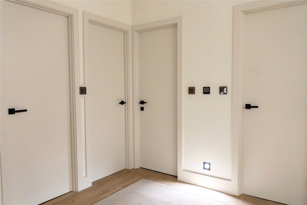 Additional image 11 of 2 bed flat for saleEvans Wharf, Hemel Hempstead, Hertfordshire HP3