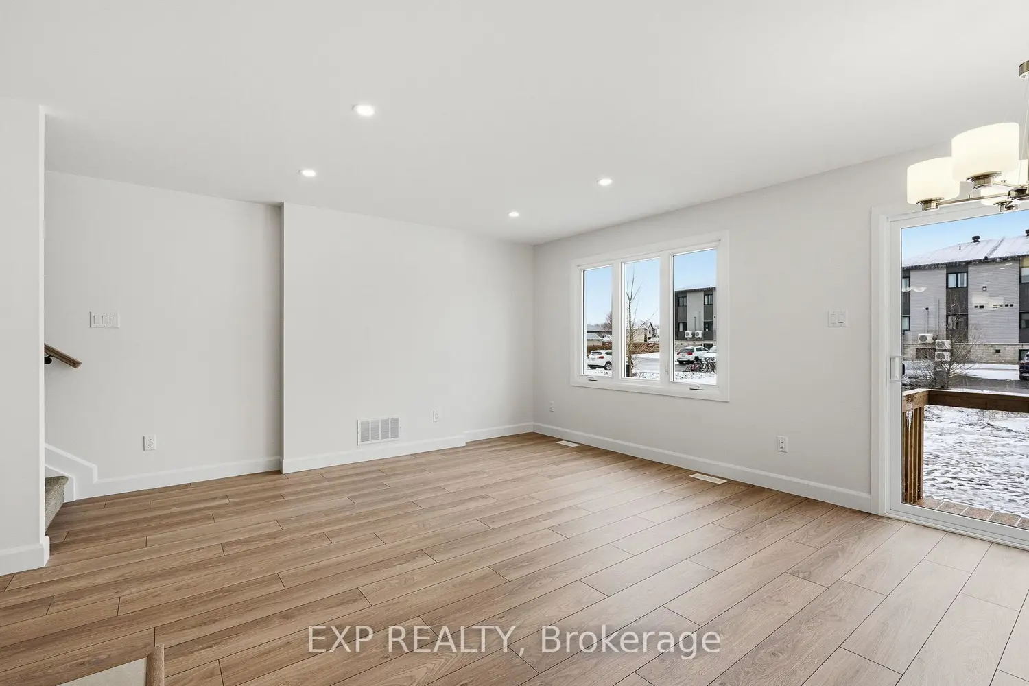 123 Lorie Street photo 5