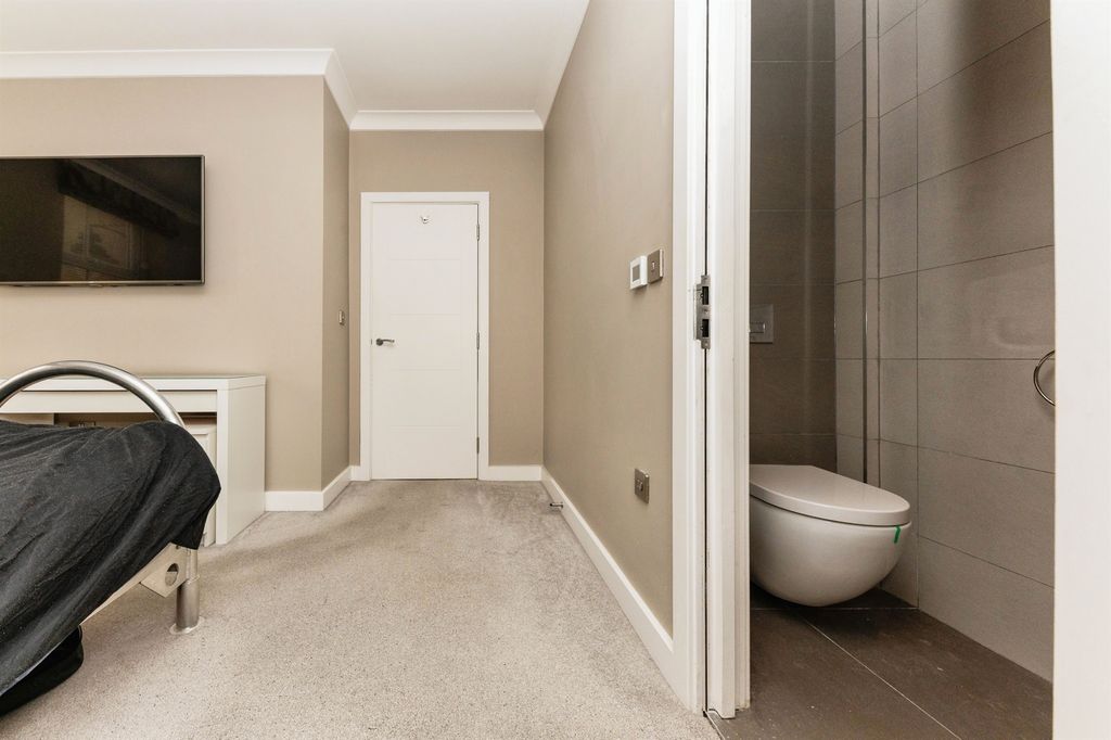 Additional image 10 of 2 bed flat for saleLiberty Lane, Hull HU1