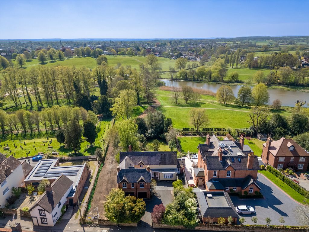 5 bed detached house for saleHigh Street, Kenilworth, Warwickshire CV8