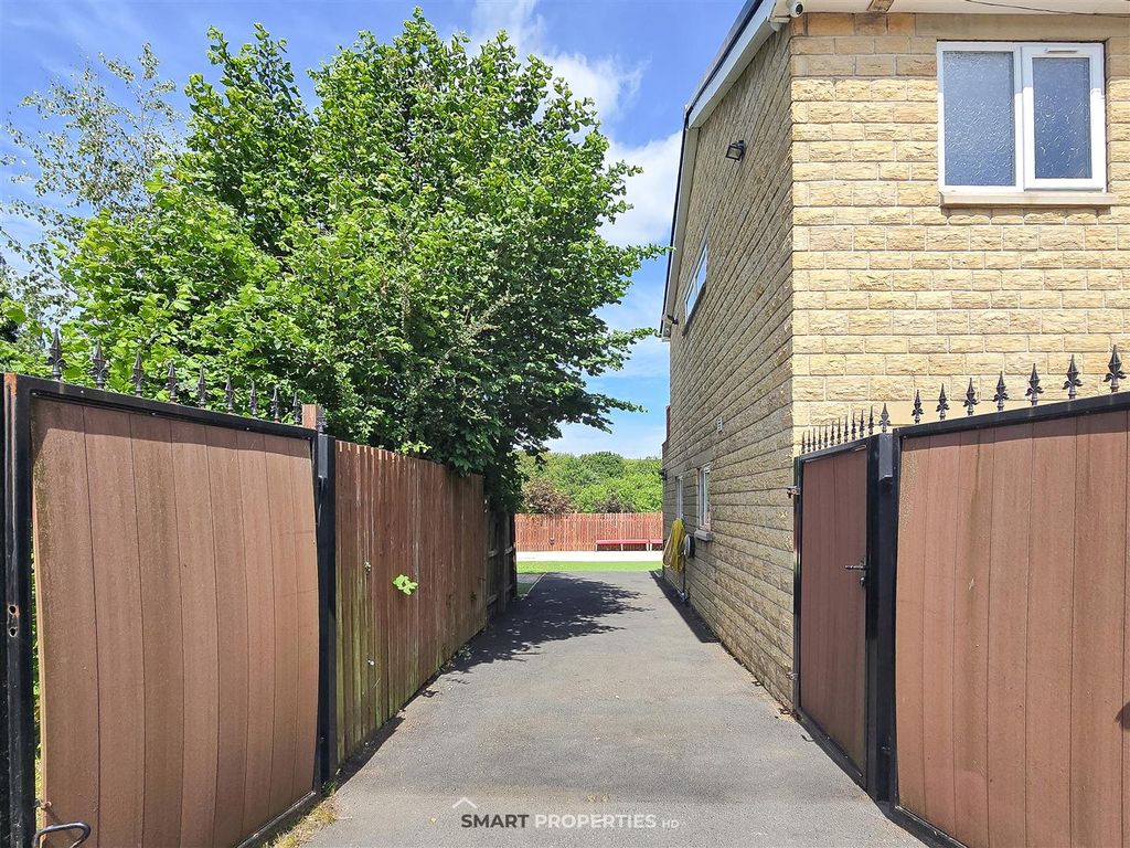 Additional image 67 of 5 bed detached house for saleGreenroyd Croft, Huddersfield HD2