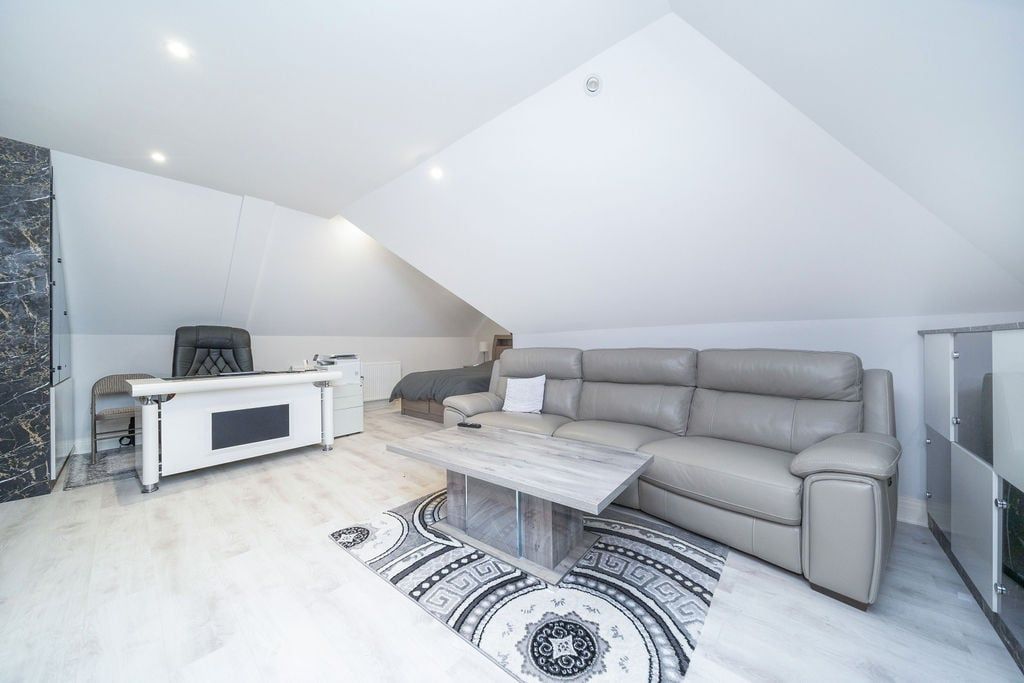 Additional image 20 of 6 bed detached house for saleNorthumberland Walk, Richings Park SL0