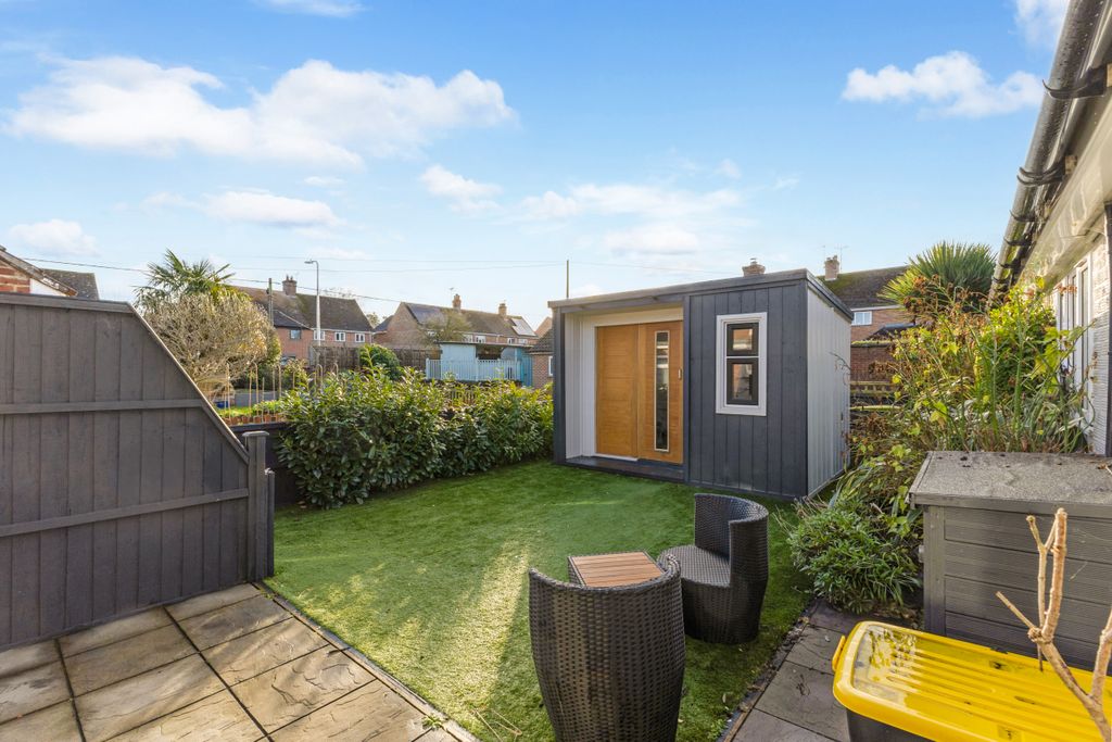 Additional image 20 of 3 bed semi-detached bungalow for salePriory Avenue, Hungerford RG17
