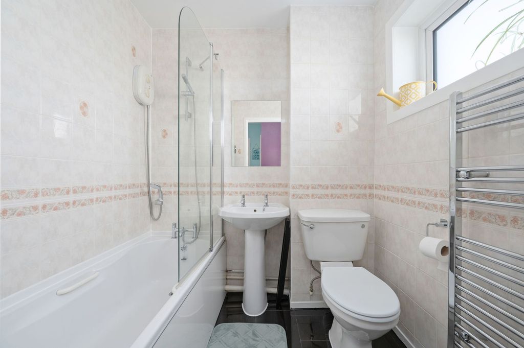 Additional image 14 of 1 bed flat for saleBack'oyards, Inverkeithing KY11