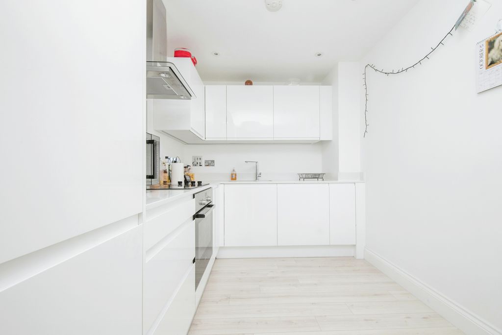 Additional image 7 of 2 bed flat for saleKey Street, Ipswich, Suffolk IP4