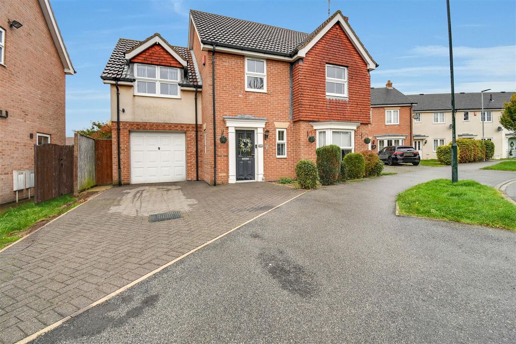 4 bed detached house for saleBrocklesby Avenue, Immingham DN40
