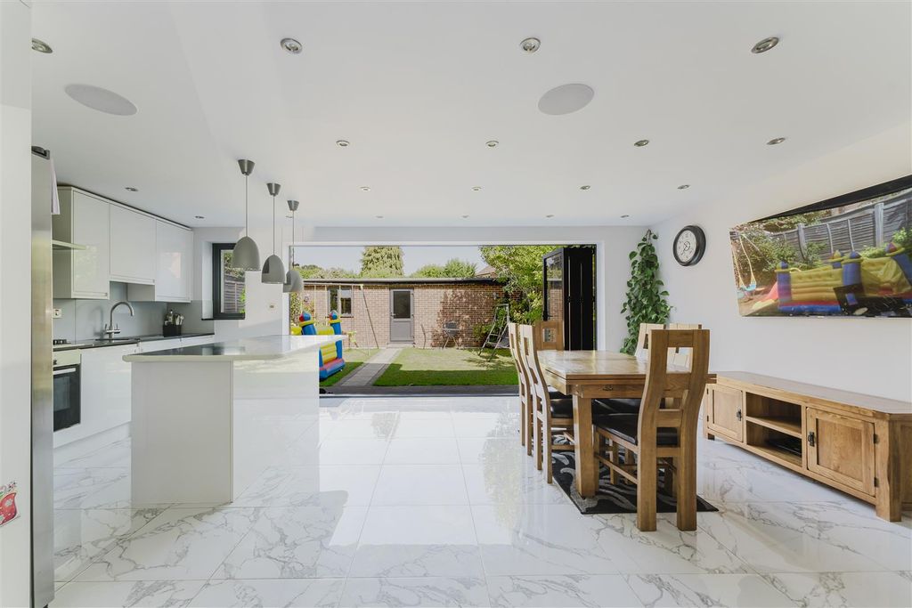 Additional image 3 of 5 bed semi-detached house for saleSt. Margarets Close, Iver SL0