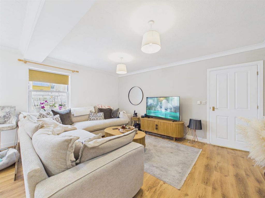2 bed flat for saleWilder Road, Ilfracombe EX34 photo 3