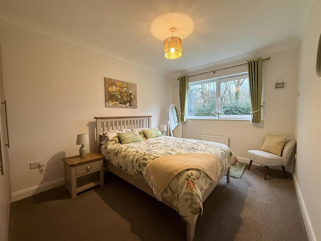 Additional image 14 of 2 bed flat for saleWalnut Close, Hyde SK14
