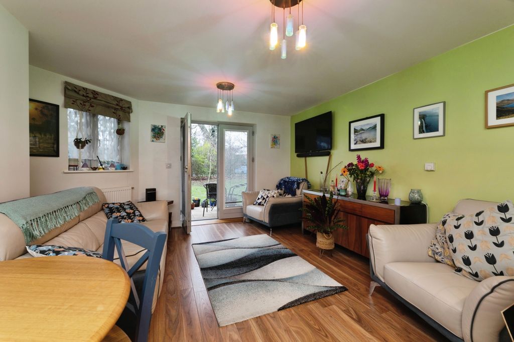 Additional image 9 of 2 bed flat for saleNew Mossford Way, Ilford IG6