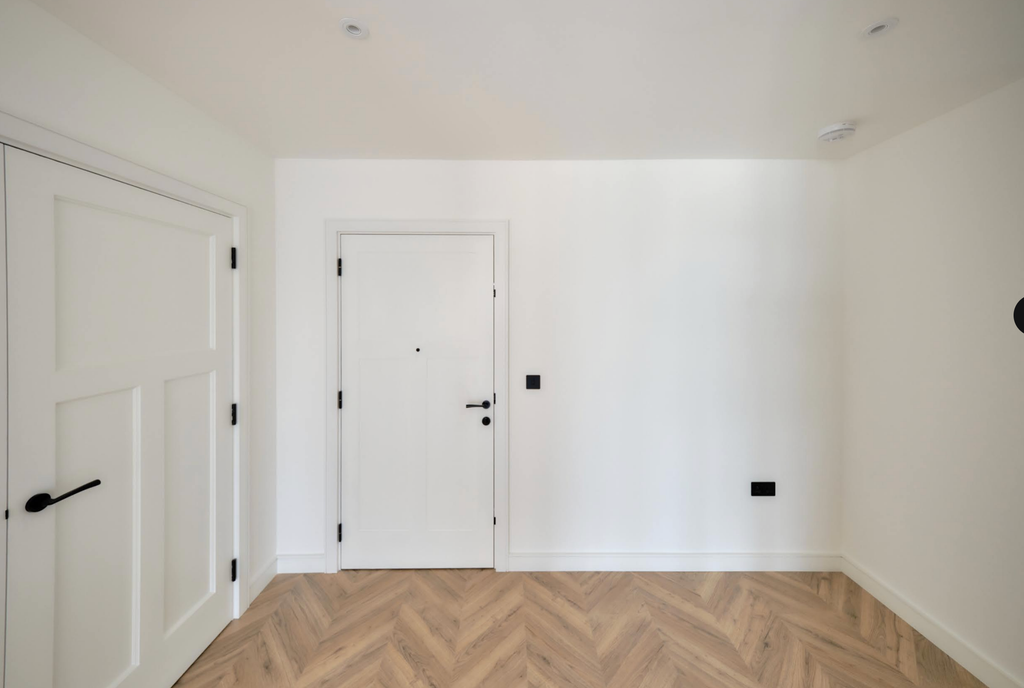 2 bed flat for saleWheatfield Way, Kingston Upon Thames KT1