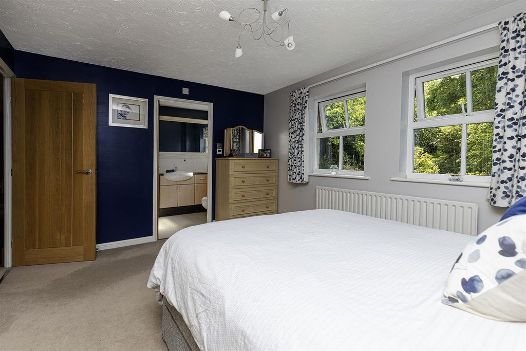 Additional image 28 of 5 bed detached house for saleWhitebeam Park, Birkby, Huddersfield HD2